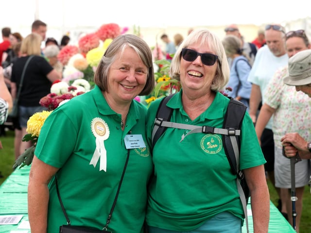 The Emsworth Show taking place on August Bank Holiday Monday in the sunshine. Pictured is (L-R) Jane Kidd and Daphne Tomsett.Picture: Sam Stephenson.