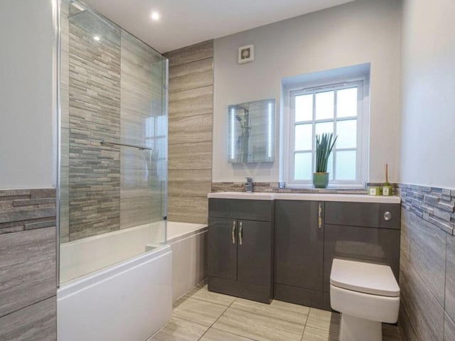 The listing says: "Secure Sale online bidding. Terms & Conditions apply. Starting Bid £660,000 This property will be legally prepared enabling any interested buyer to secure the property immediately once their bid/offer has been accepted."