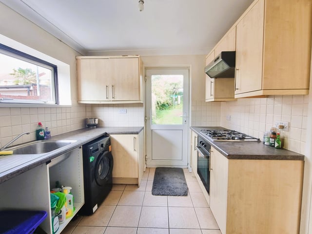 57 Courtmount Grove, guide price £300,000