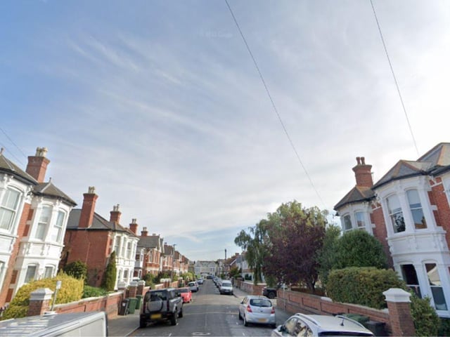Properties in Brading Avenue cost £673,000 on average.