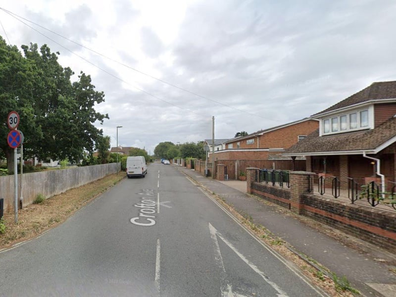 The average cost of a property at PO13 9NJ Crofton Avenue, Lee-on-the-solent costs £690,750.