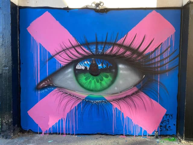 Artist MyDogSighs raising awareness on homelessness with his new work in Albert Road, Southsea on Monday 23rd January 2023
Picture: MyDogSighs