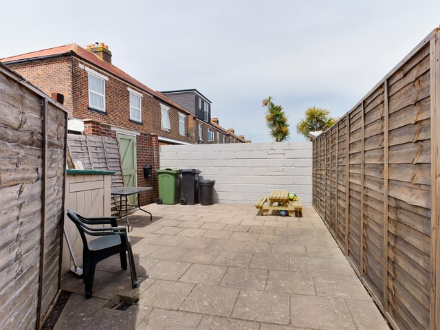 This two bedroom first floor flat is on the market for £190,000. It is listed by Chinneck Shaw.