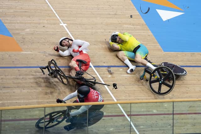 Matthew Glaetzer of Team Australia and Joe Truman of Team England crash. Photo by Justin Setterfield/Getty Images.