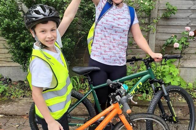 Sara and Robin on their cycle