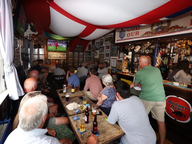 The Phoenix on Duncan Road was packed with England fans.Picture: Sam Stephenson.