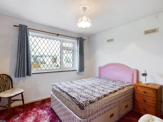 Mapletree Avenue, Horndean. 3 Bedroom detached bungalow with garage and off road parking. £387,500.