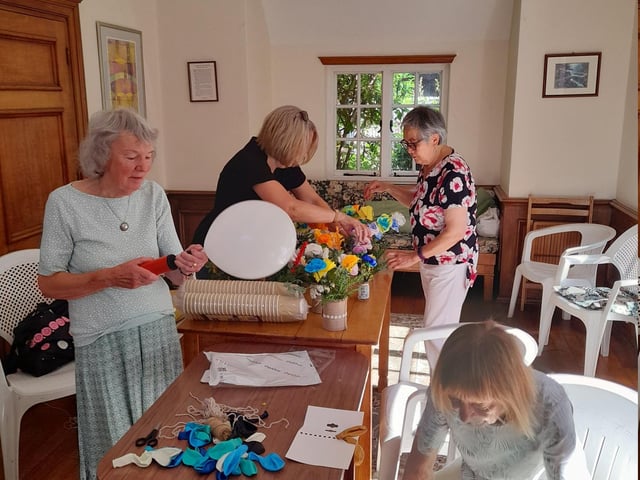 u3a Gosport members preparing for the picnic
