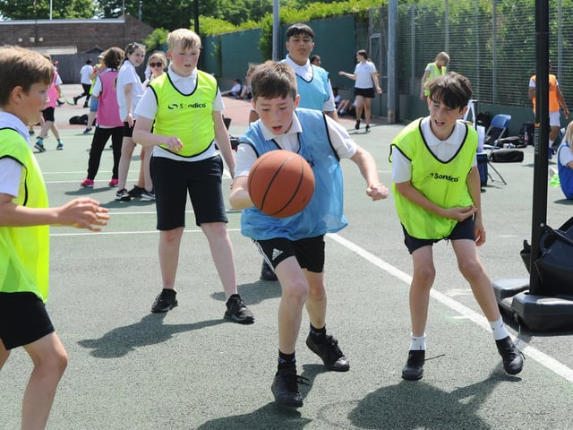 Year 7s playing basketball (160622-6844)