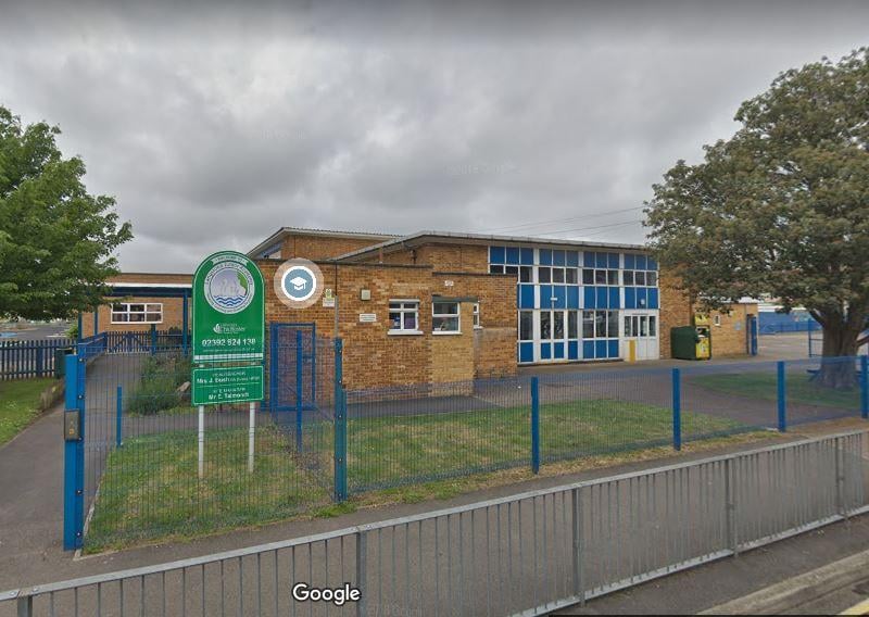 This primary school in Lakeside Avenue has a 4.4 star rating on Google Reviews.