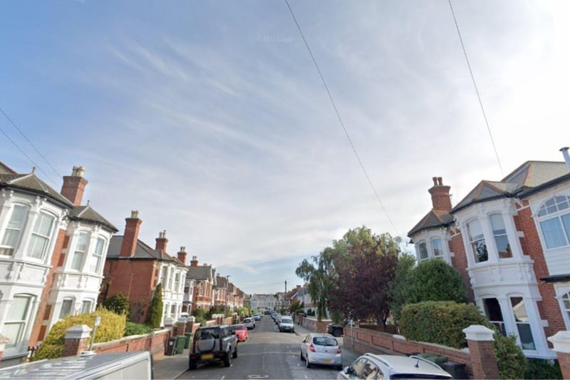 Properties in Brading Avenue cost £673,000 on average.