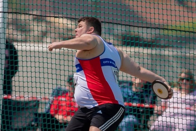 Tyler Pattison about to launch the discus. Picture by Paul Smith