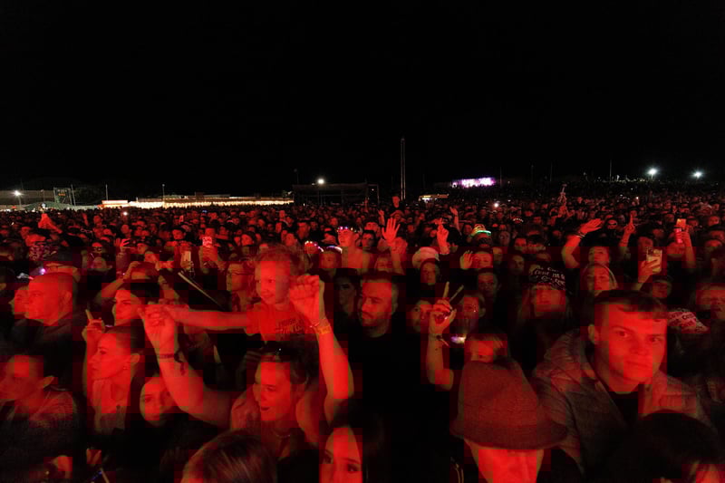 Jess Glynne at Castle Stage Pictured: Crowds watched Jess's performance Picture:Marcin Jedrysiak