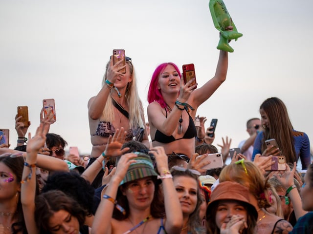 Victorious Festival continued on Saturday afternoon with some huge bands performing on the Common Stage. Pictured - Fans enjoying Declan McKenna. Photos by Alex Shute