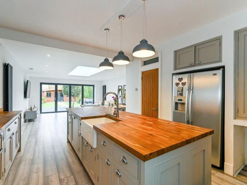 This is a modern property with a beautiful kitchen, which comes with a skylight, making it light and airy.