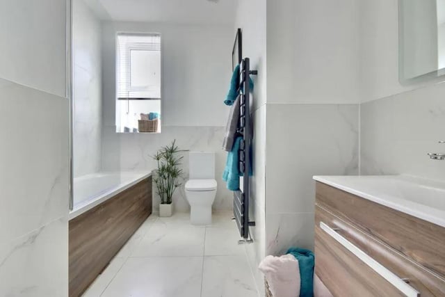 This is what the bathroom looks like.