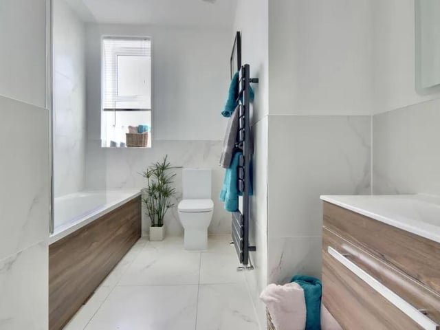 This is what the bathroom looks like.