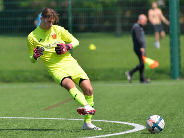 Hayling keeper Barnaby Conaghan. Picture by Martyn White