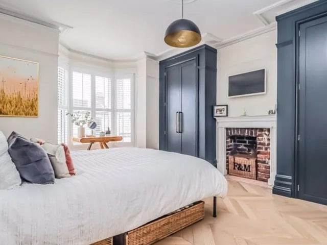 This house is in a brilliant spot as it is close to Fratton train station and public transport links and it has easy access to the M275.