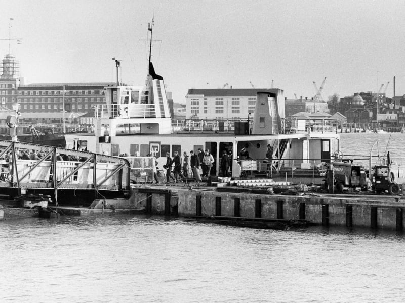 The Portsmouth pontoon for the Gosport Ferry before the railings were added, 1982. The News PP4736