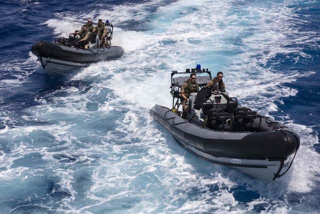 539 Raiding Squadron conducts boat drills conducts with HMS Medway off the coast of Cayman Islands. Photo: LPhot Joe Cater