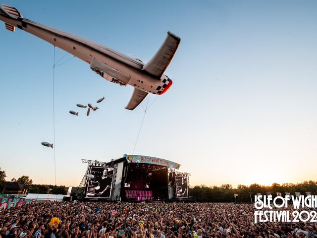 Fantastic pictures from the last night of this year’s Isle of Wight Festival show music fans enthralled by the likes of Green Day, McFly and Marnie Marie.