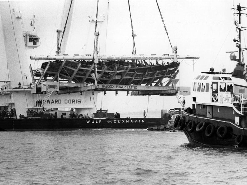 The giant cradle housing the 400-year-old timbers of the Tudor warship in October 1982. The News PP3738