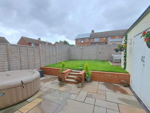 The house comes with a spacious front and back garden which have both been kept in a good order.