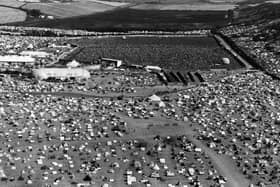 28th August 1970:  An aerial view of an open air rock concert on the Isle of Wight.  (Photo by Evening Standard/Getty Images)