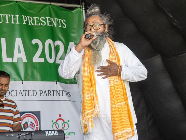 Portsmouths Bangladesh community came together for its Mela at Portsmouth Cricket Club on Sunday, celebrating Bangladesh culture and food.
Pictured - Shofi Mondol, Bangla Singer
Photos by Alex Shute