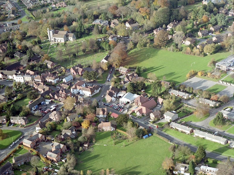 An aerial view St Peter's Church, Bishop's Waltham in 1998.