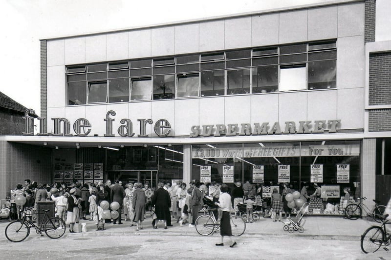 High Street, Cosham in 1960 from Portsmouth Reflections, a book by Neil Marshall