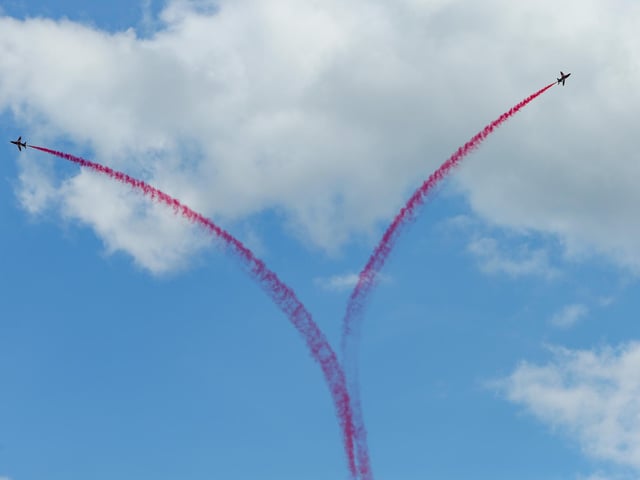 Red Arrows. Portsmouth's Armed Forces Day, Southsea CommonPicture: Chris  Moorhouse (080624-55)