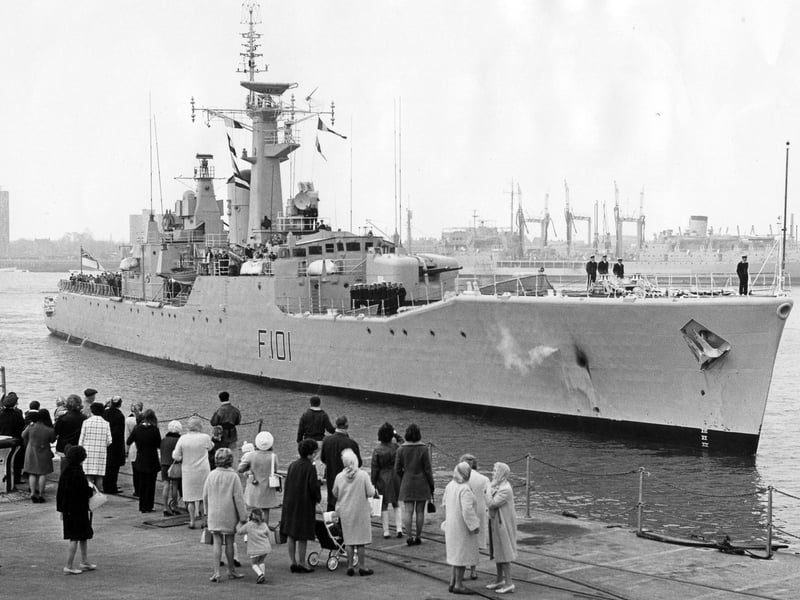 HMS Yarmouth returns to Portsmouth from the far east in 1970. Relatives were waiting at Pitch House Jetty for the ship to berth. Credit: Royal Navy