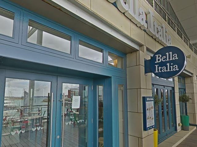 Italian chain restaurant Bella Italia has a 4.0 rating based on 2,200 Google reviews. One person writes: "Great place, tasty pizza and very fast service."