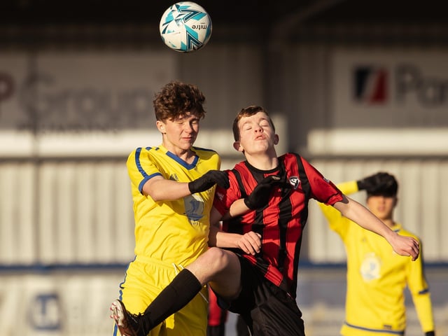 Action from the U16 GEC Marconi Invitation Cup final between Horndean Hawks Condors (red/black) and Pickwick Youth Panthers (yellow). Picture: Keith Woodland (260221-418)