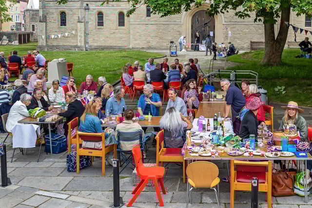 The Jubilee street party at Portsmouth Cathedral. Picture: Mike Cooter (050622)
