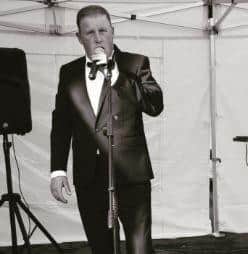 Portsea singer, Stu Madgwick, is going to be performing a gig on Facebook Live to raise money for Portsmouth Foodbank.