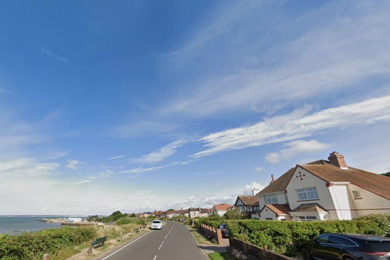The average price of a property at PO14 3JS Cliff Road, Fareham is £1,456,500	.