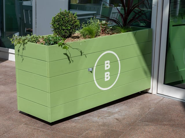 The newly refurbished outdoor area at Brasserie Blanc in Gunwharf. Picture: Mike Cooter (280424)
