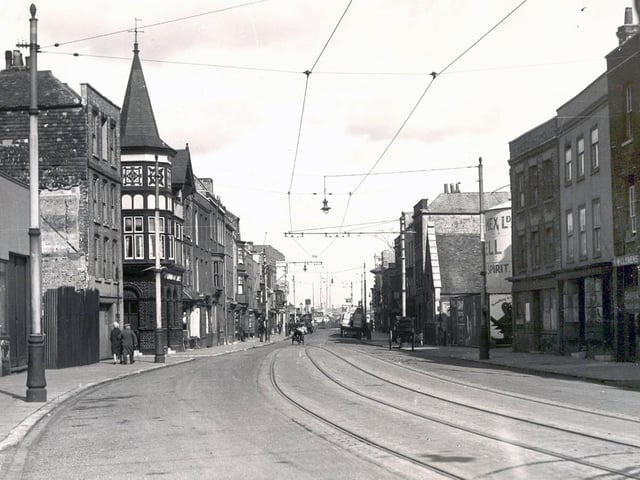 Another view of Broad Street, Old Portsmouth between the wars