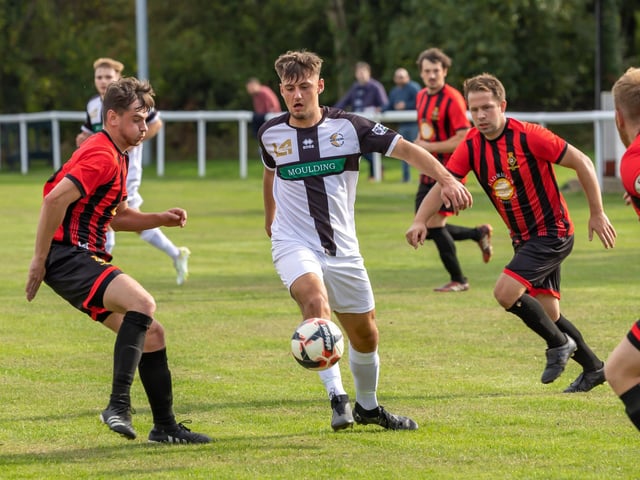Fleetlands (red/black) v Bemerton. Picture by Mike Cooter
