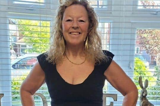 Lisa stunning in little black dress after losing amazing amount of weight