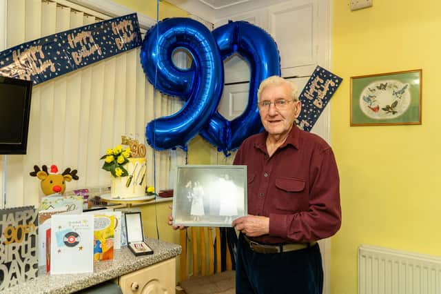 Brian Roberts celebrates 90th birthday. 14 Nov 2021. Photo by Matthew Clark