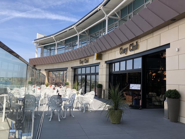 The Cosy Club in Gunwharf Quays offers bottomless brunch which consists of an hour and a half of unlimited drinks. The website says: "Upgrade your brunch with 90 minutes of unlimited drinks for an additional £25pp*."