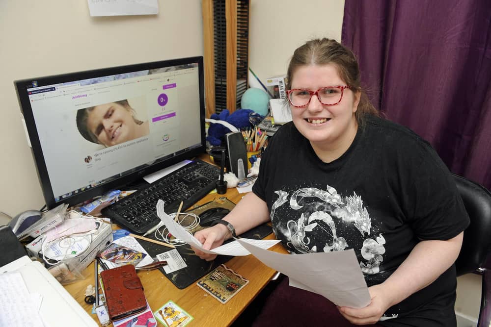 Megan Wilson from Waterlooville is fundraising for an autism dog which will help her become more independent.
Picture Ian Hargreaves (040320-2)