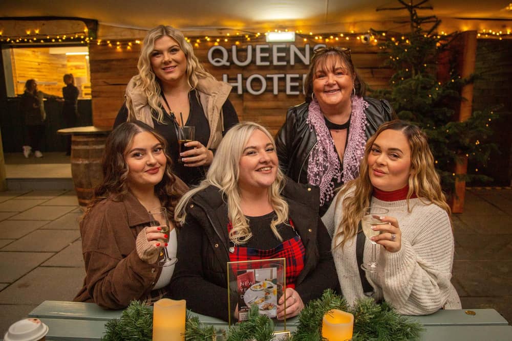 Pictured: Launch night of Queens Hotel Winter Lodge 2023  in Southsea on Friday 24th of Novermber 2023

Pictured: People having fun at the lodge

Picture: Habibur Rahman