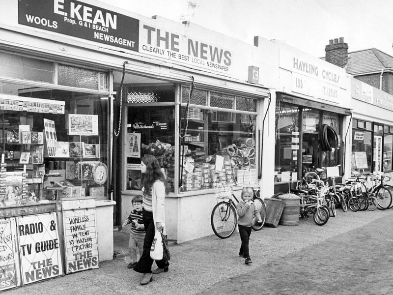 The News on Elm Grove, Hayling 1972. The News PP4851