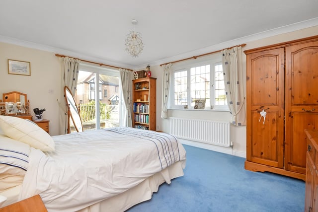 8 Spinnaker View, Bedhampton, Hampshire
Guide Price ~ £875,000