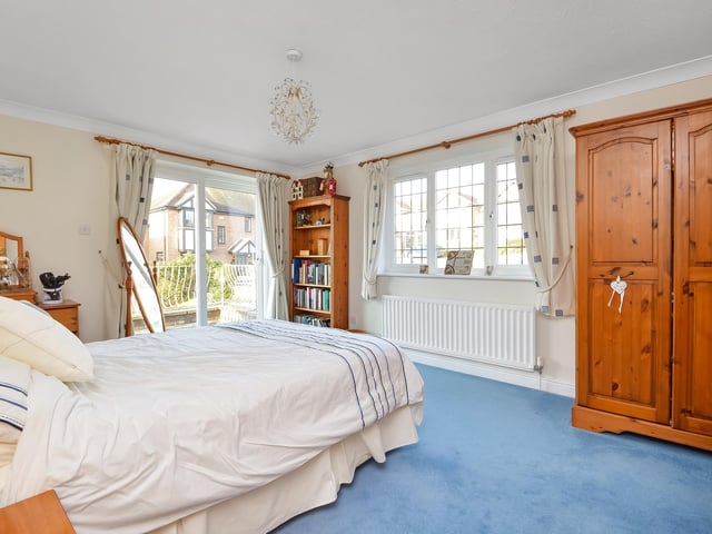 8 Spinnaker View, Bedhampton, Hampshire
Guide Price ~ £875,000